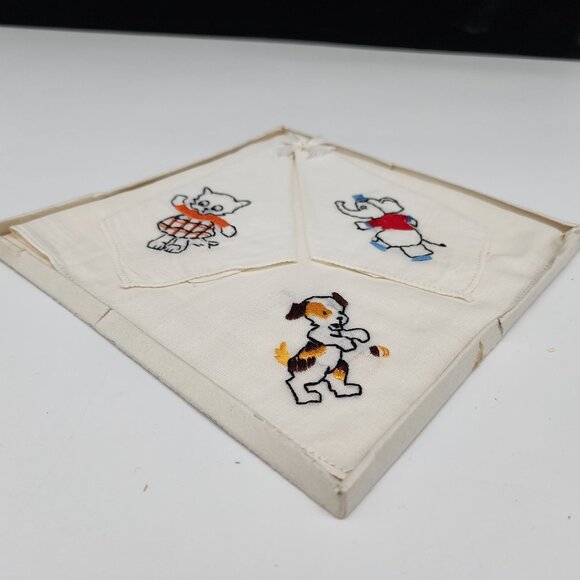 Vintage Children's Handkerchief Set With Embroidered Animals Cat Dog & Elephant - Picture 5 of 10